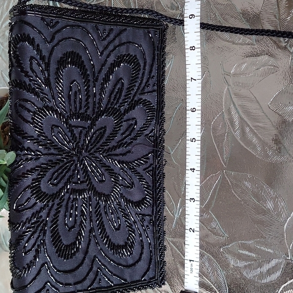 Handmade beaded purse black with sparkle beads Design Crossbody Magnet closure - Picture 5 of 12